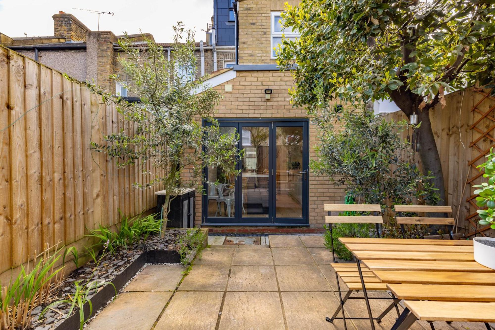 לונדון The Stratford Villa מראה חיצוני תמונה